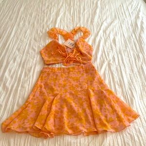 Brand new showpo set